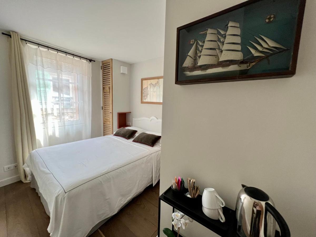 Les Petits Volets 2 Bed & Breakfast Antibes Luaran gambar